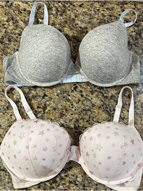 2 Victoria's Secret Underwire Bras size 40C